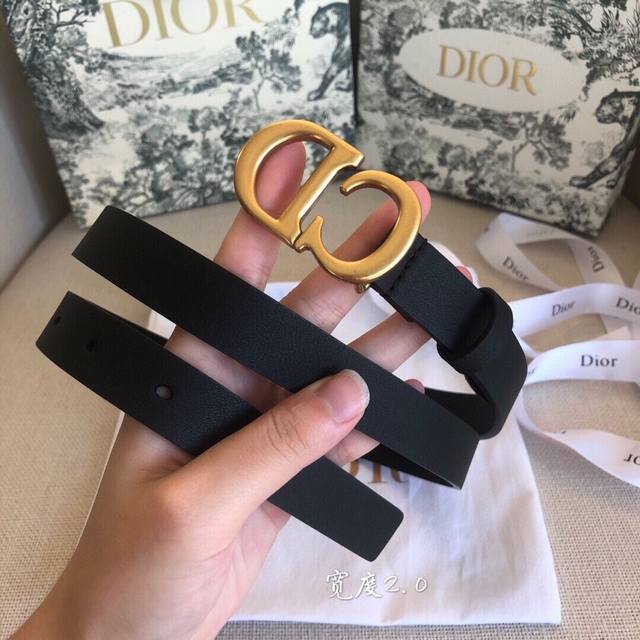 代购级迪奥女士腰带 Christian Dior皮帶是最能強調腰身線條的配飾 Dior迪奧皮帶系列採用精緻皮革製作 色澤繁多 風格多變 #Vlog奢侈 #Dio